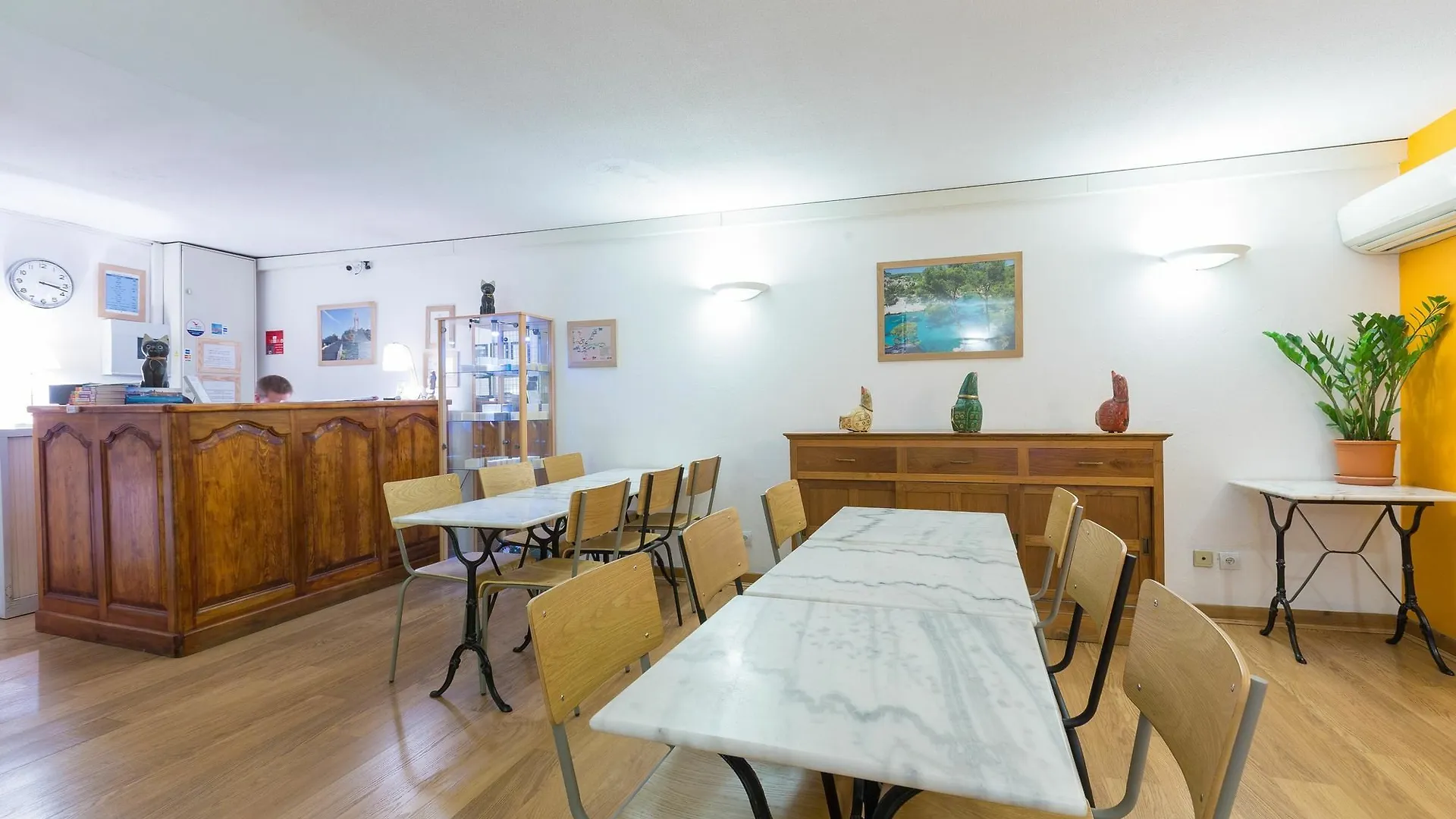 **  Europe Hotel Vieux Port Марсель Франция