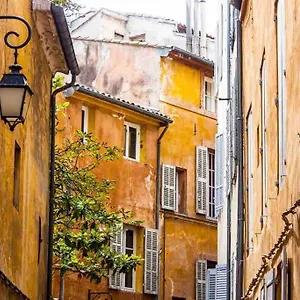 Au Coeur D'aix Avec Balcon Et Parking France