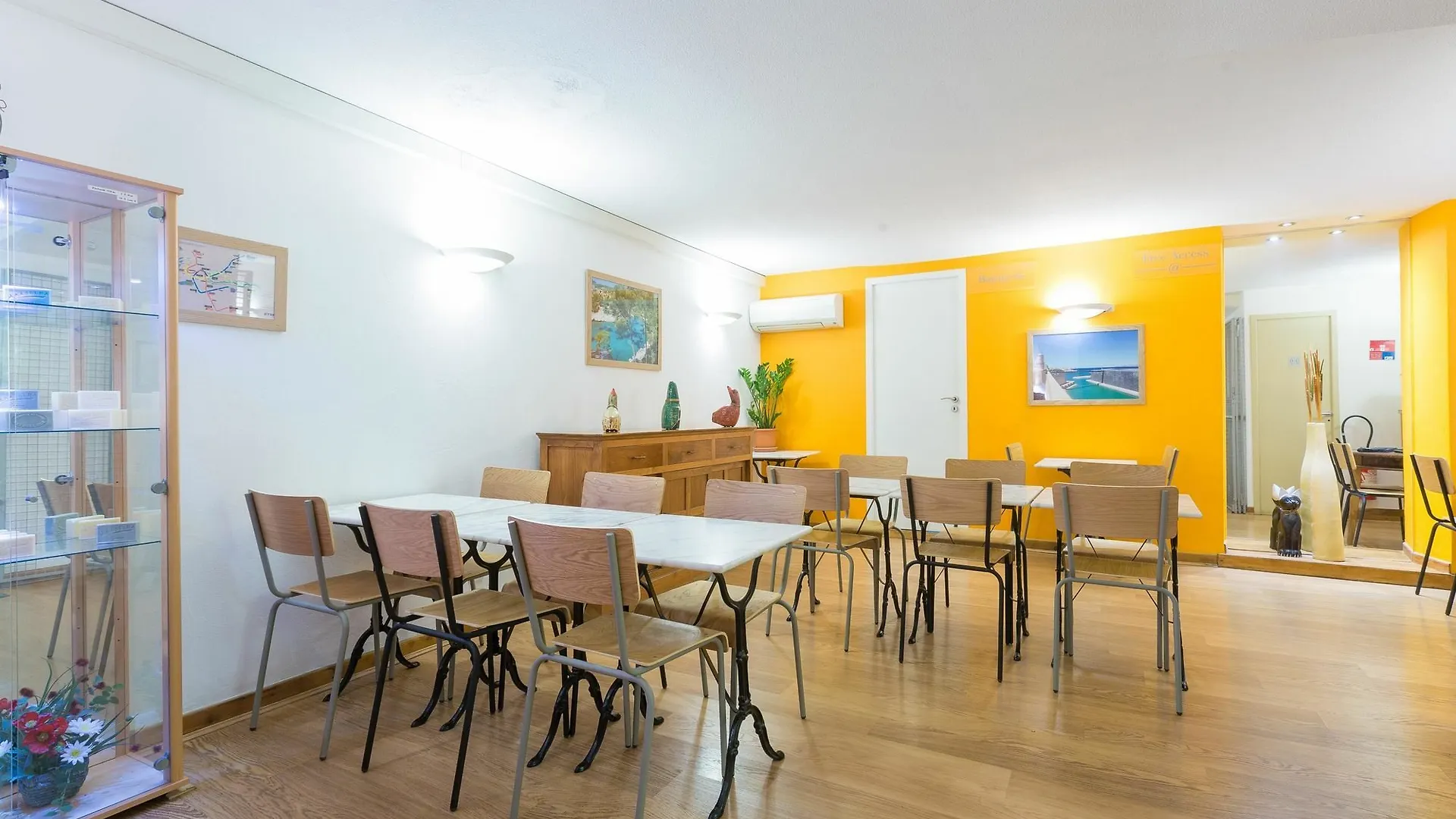 **  Europe Hotel Vieux Port Marseille France